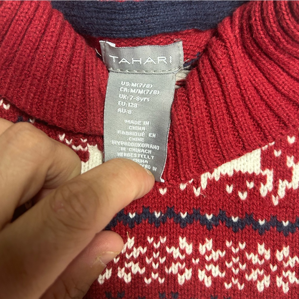 Tahari boys sweater with reindeer and trees - Picture 3 of 3